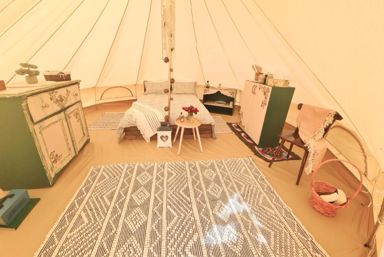 The Hunters Glamping Ξενοδοχείο Ciudanovita Εξωτερικό φωτογραφία
