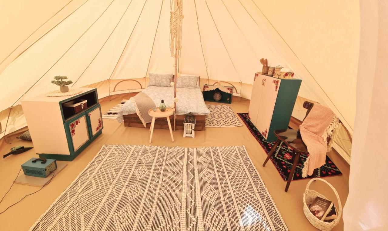 The Hunters Glamping Ξενοδοχείο Ciudanovita Εξωτερικό φωτογραφία