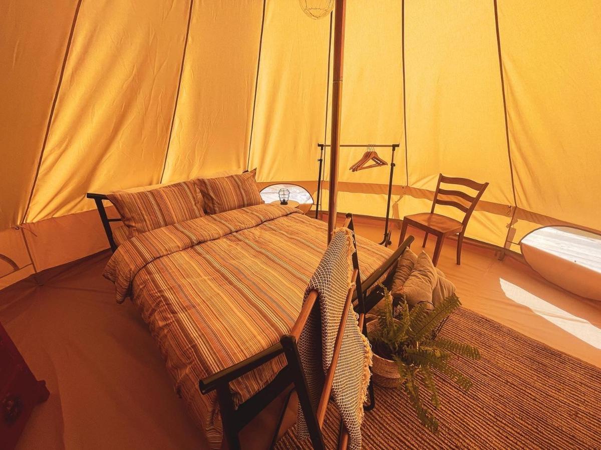 The Hunters Glamping Ξενοδοχείο Ciudanovita Εξωτερικό φωτογραφία