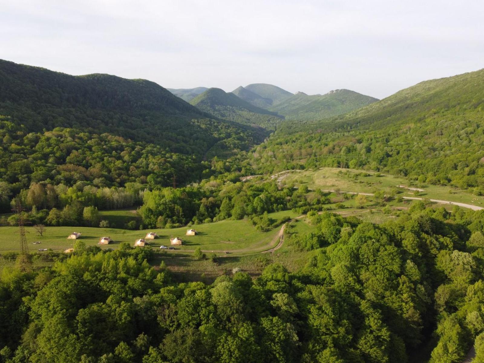 The Hunters Glamping Ξενοδοχείο Ciudanovita Εξωτερικό φωτογραφία