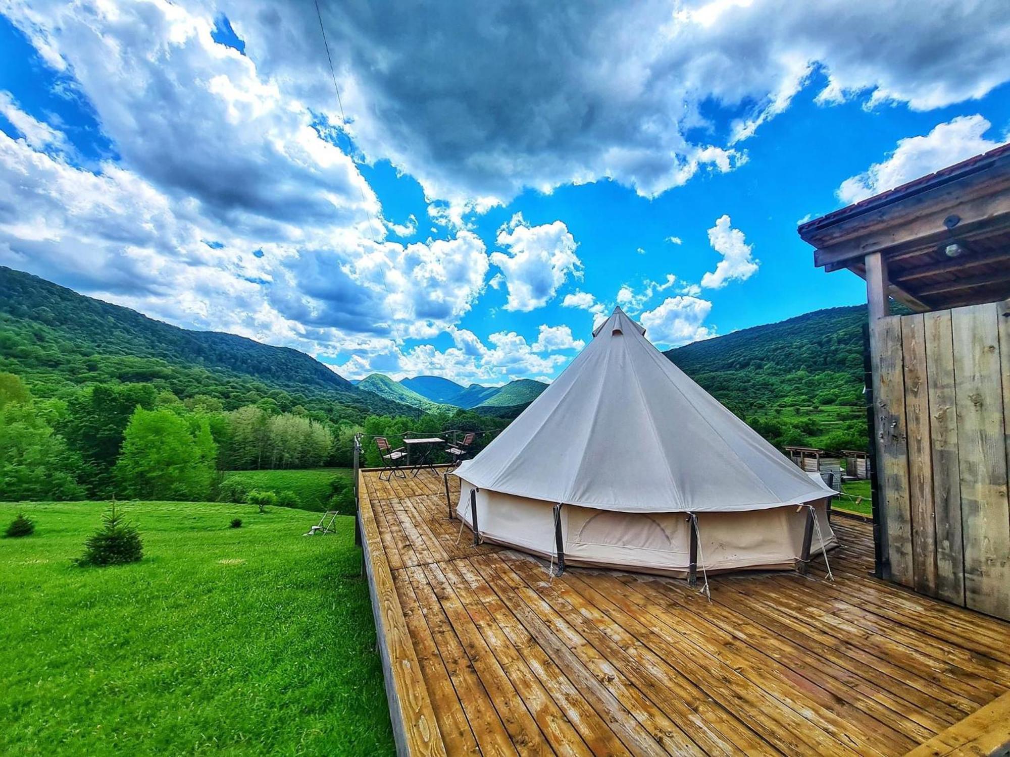 The Hunters Glamping Ξενοδοχείο Ciudanovita Εξωτερικό φωτογραφία
