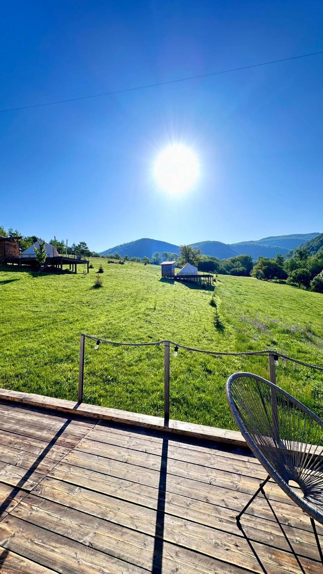 The Hunters Glamping Ξενοδοχείο Ciudanovita Εξωτερικό φωτογραφία